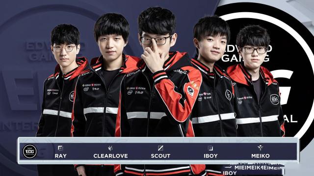 许多球迷对 许多球迷对